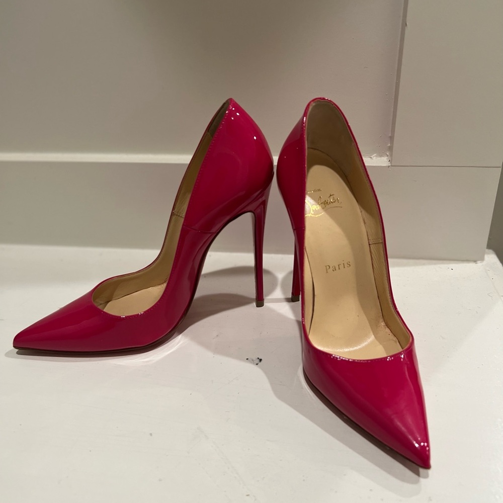 louboutin so kate beige